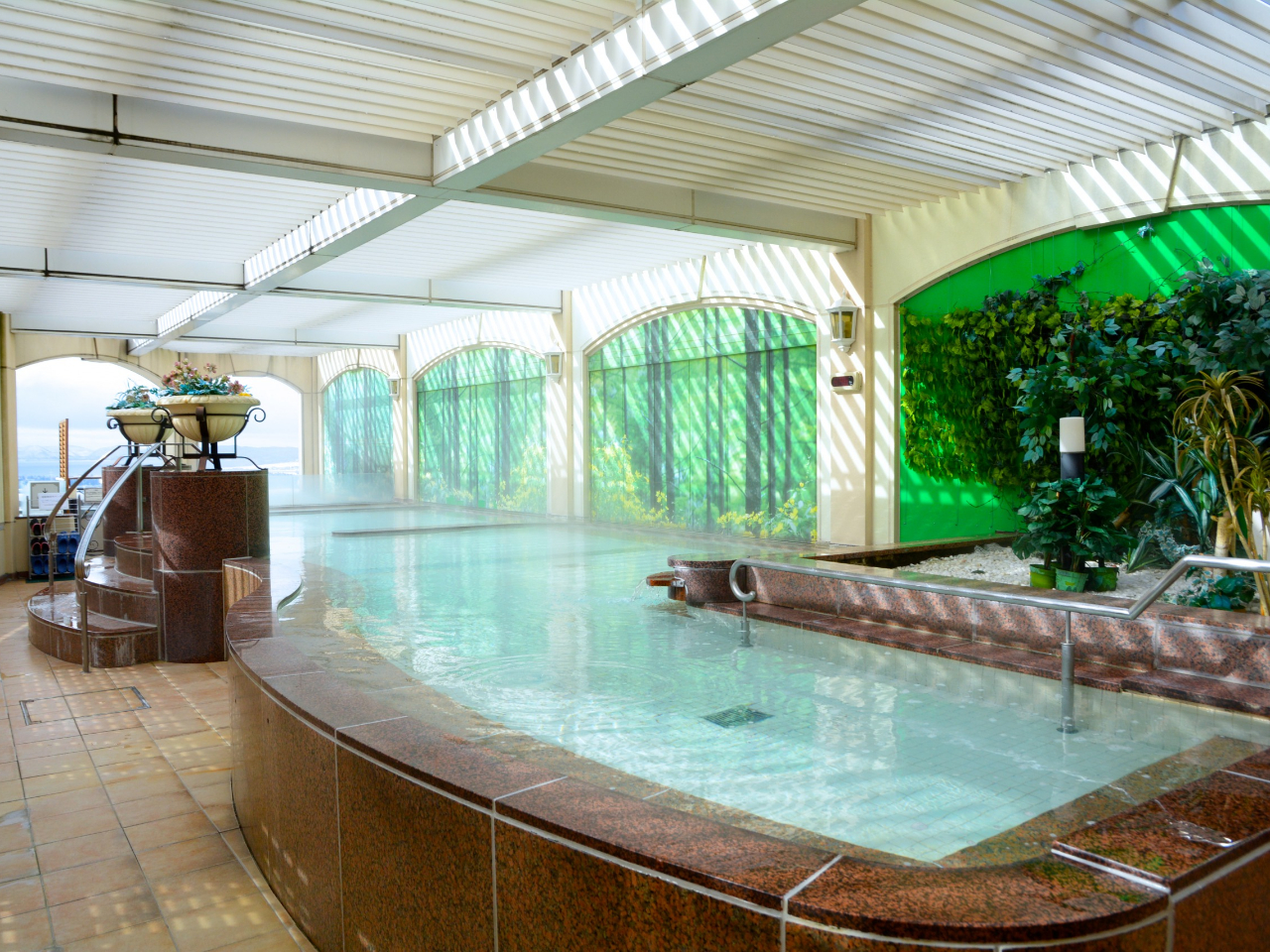 露天風呂「湖眺の湯」