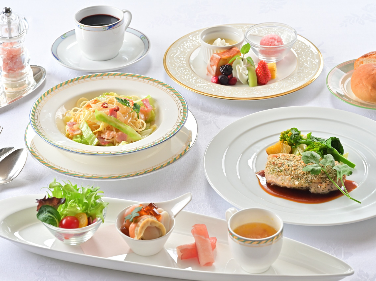 ランチセット例(国産鶏もも肉の香草パン粉焼き)