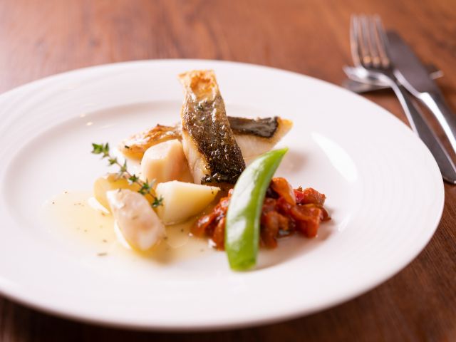 メインは魚料理♪旬の食材をお楽しみください!