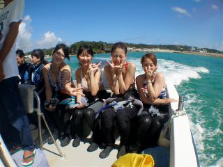 ポイントまでは5〜10分。船酔い知らずでそのまま海へ!