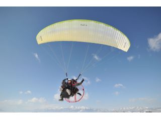 ベテランパイロットが操縦するので初めての方でも楽しめます!