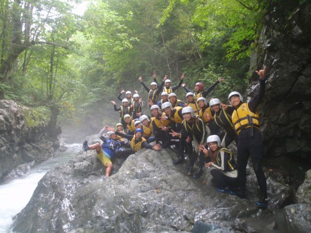 フライングドルフィンズアドベンチャーサービス:≪富良野≫キャニオニング!! 午後の部:13:00スタート わくわくドキドキ体験♪♪ ★女性・カップル・ファミリーおすすめプラン☆