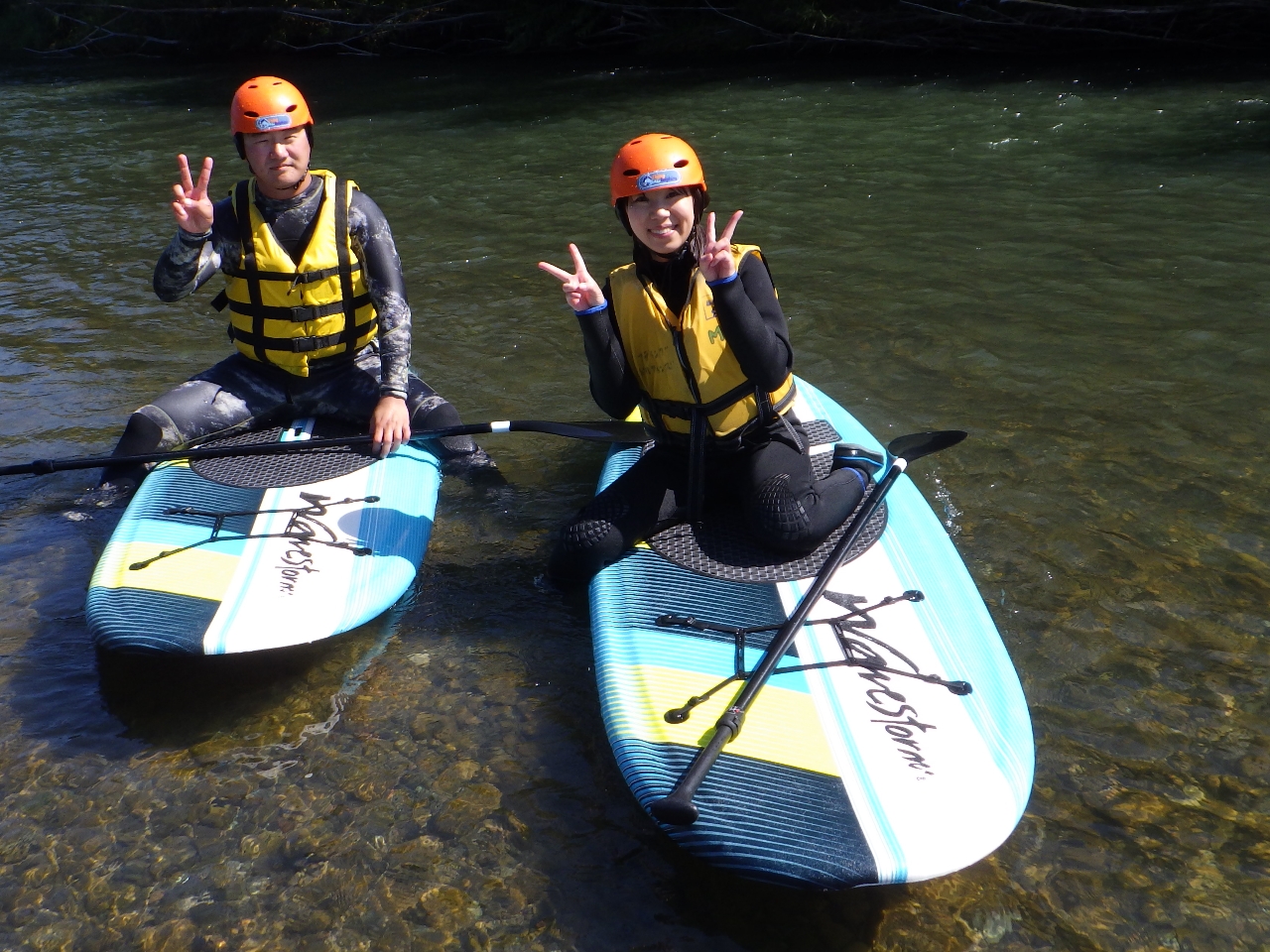 富良野フライングドルフィンズ 北海道芦別市野花南湖 (のかなん湖) ゆったり流れる レイクSUPツアー