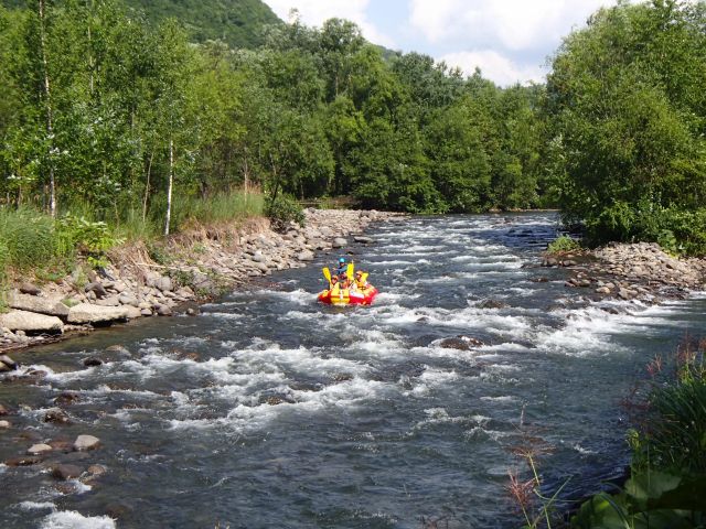 【忠別川ラフティング】午前の部 9:00スタート 4歳から参加OK!!初めての方も安心!!★女性・カップル・ファミリーおすすめプラン☆:フライングドルフィンズアドベンチャーサービス