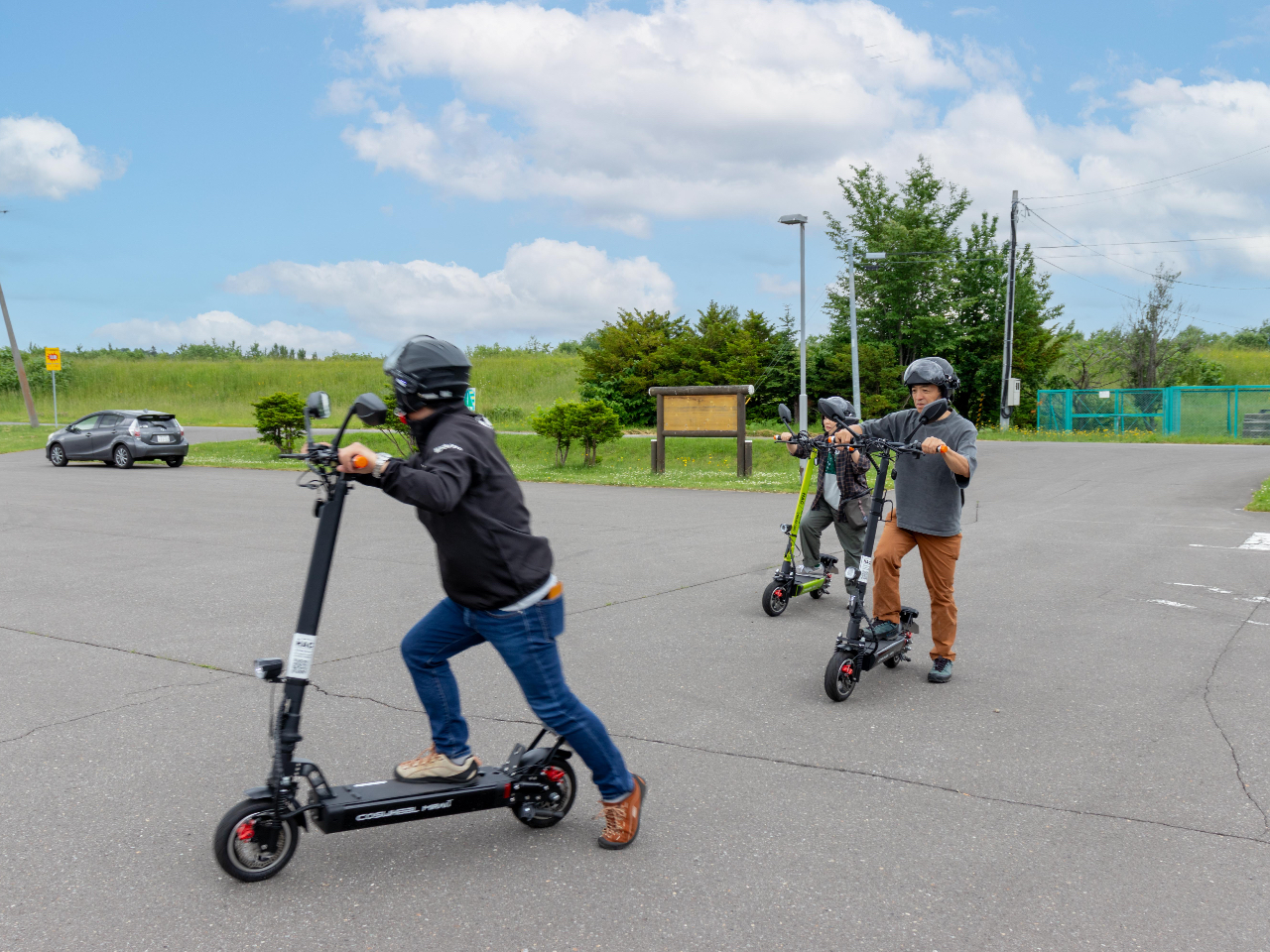 ガイドの手本を見ながら、練習♪