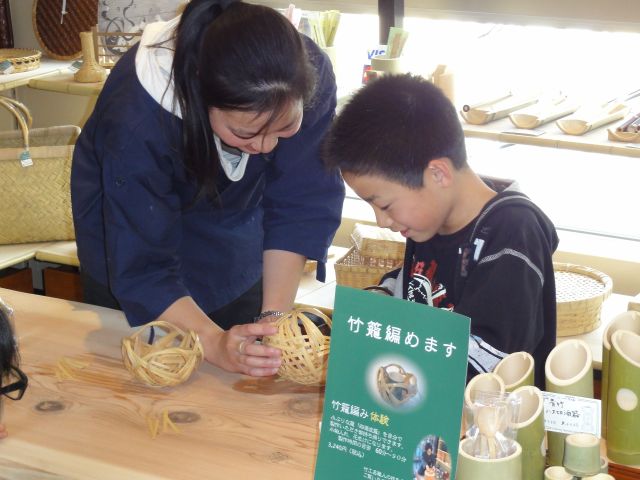 竹職人が丁寧に教えます