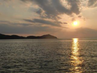 船上から見える夕日