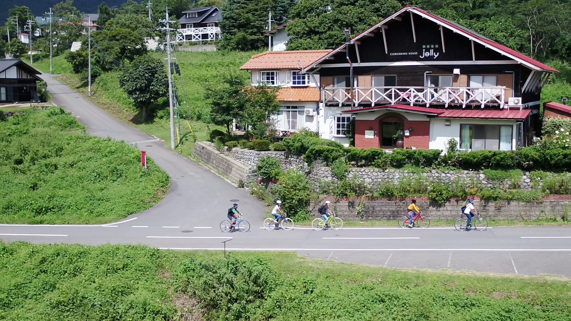 �T�C�N�����O����̂ɒ��x�����L���̐_�獂���ɂ́A�����̐_�Ђ�c�����i�A�ΎR�̍��Ղ��c�铴�A�A�C�����̗ǂ������ɑ傫���Đ_��I�ȑ�Ȃǌ��ǂ��낪�����ς��I�I