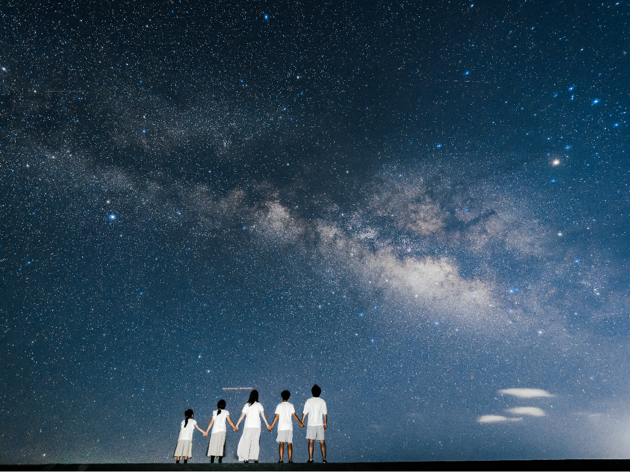 �Ƒ����s�̎v���o�Ɂ�