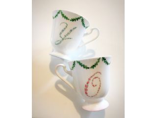 お好きなイニシャルの花文字を学べます。贈り物にも最適です。