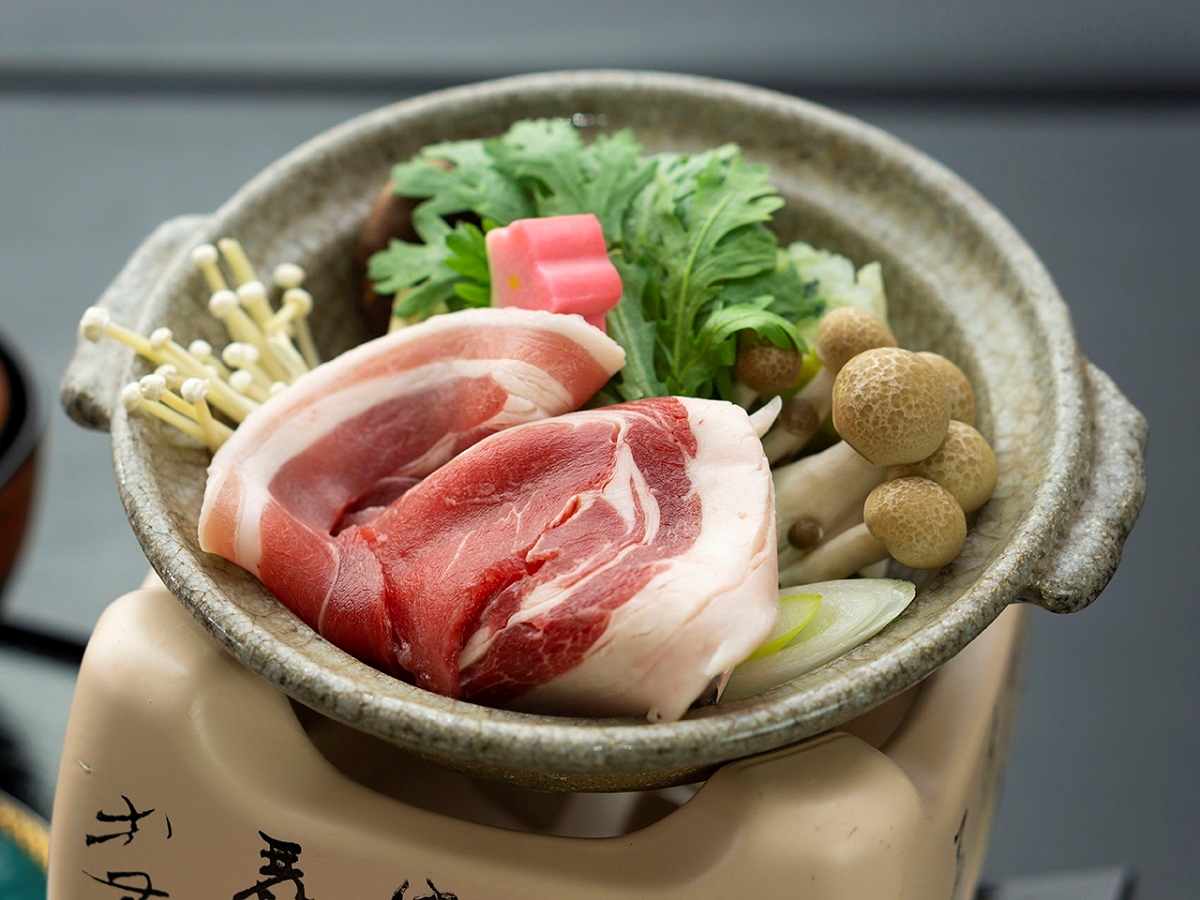 冬の味覚 期間限定 ミニぼたん鍋付 煮込むほどに美味しい猪肉 お鍋で身体の芯から温まろう 特製ぼたん鍋膳 日帰り温泉 高原ロッジ メープル猪名川 じゃらん遊び体験 冬の味覚 期間限定 ミニぼたん鍋付 煮込むほどに美味しい猪肉 お鍋で身体の芯から温まろう 特製ぼたん鍋膳 日帰り温泉 高原ロッジ メープル猪名川 じゃらん遊び体験
