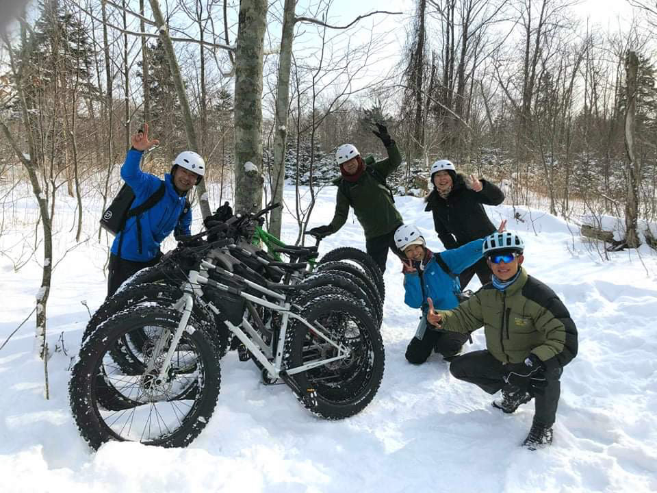 ������̋߂��ɂ����玩�]�Ԓu���K�i�������Ă����܂��B