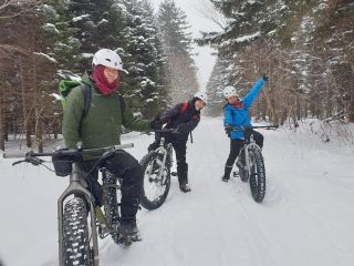 ガイドと楽しく七条大滝に向かいます。