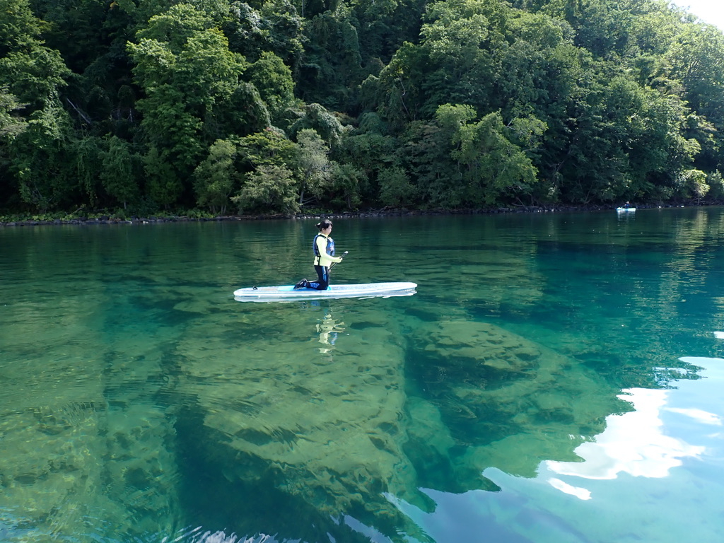 夏【手ぶらSUP】写真付き！北海道初上陸クリアSUP 国立公園支笏湖 水質