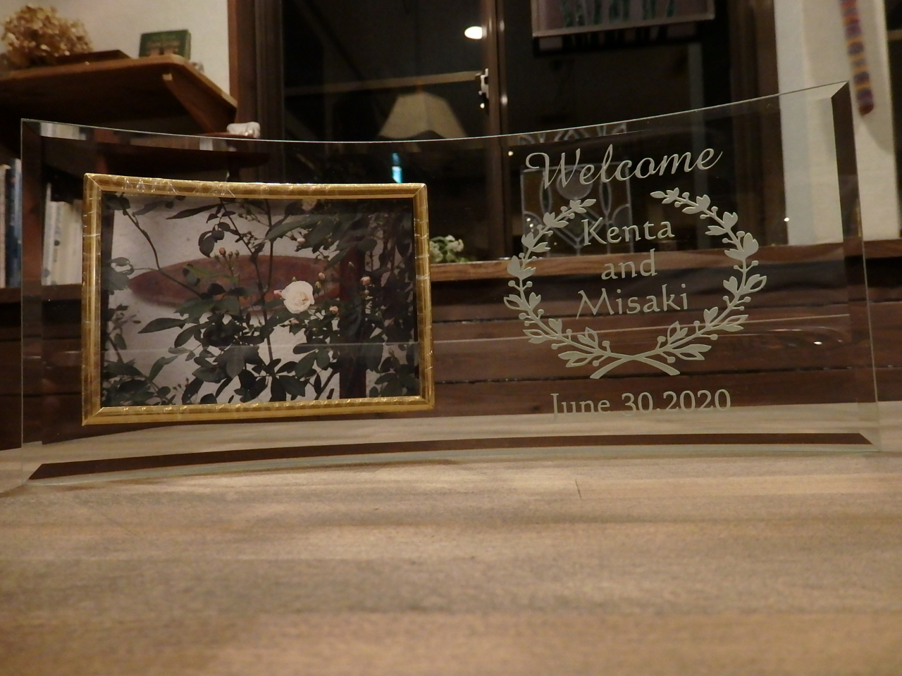 B5TCY܂ł̃tHgt[͉H\łtHgt[fނ̔̔͂܂̂ł݂