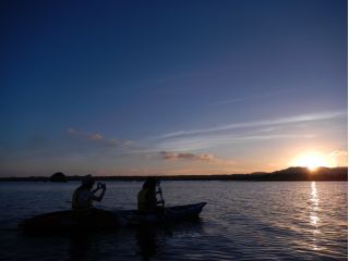 夕日の前ではみんながまったりしてしまいます
