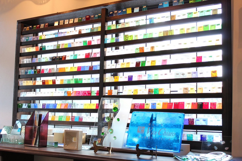 ガラスは約2000種類の中から選択可能!