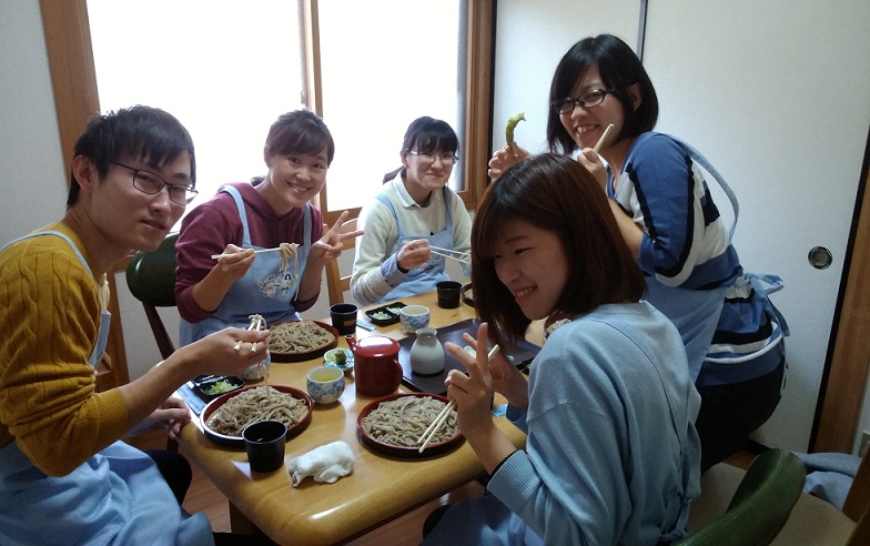 みんなで蕎麦打ち!人数の分だけ楽しさ倍増♪