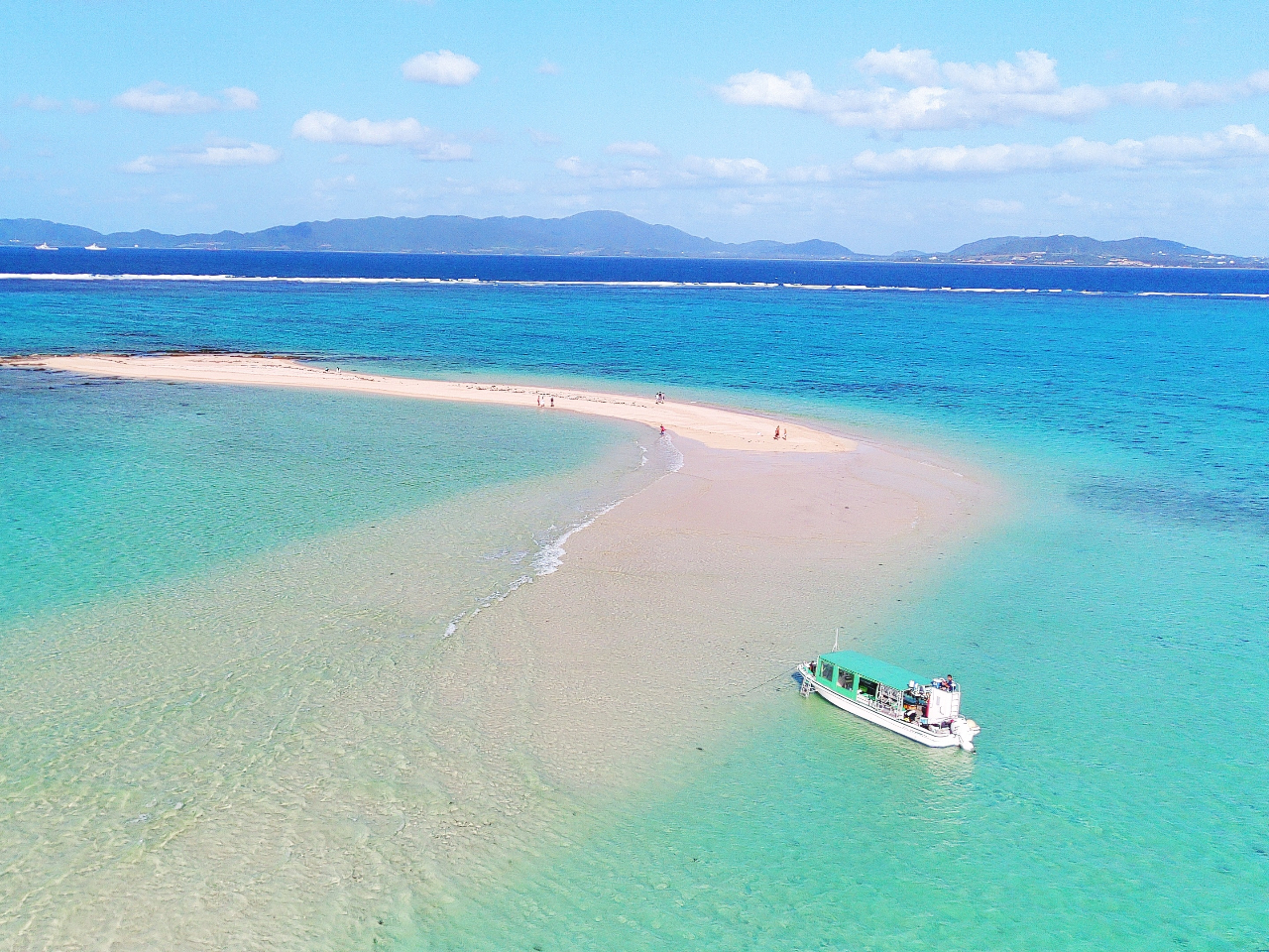 八重山の映えNo1スポット幻の島(浜島) 石垣島から約30分、絶景のロケーションが待ってます♪