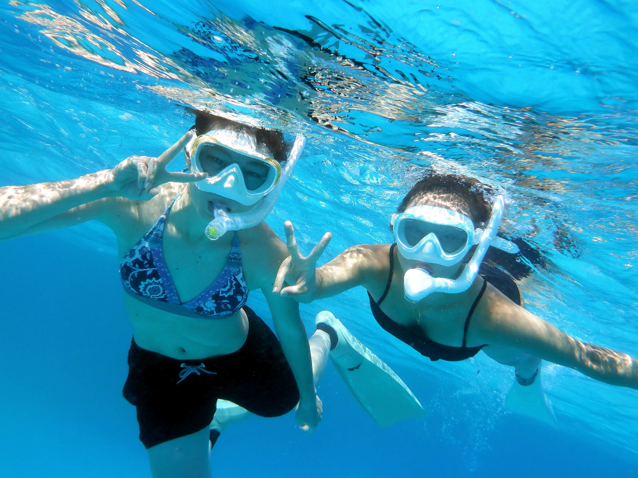 透明度抜群の八重山諸島でのシュノーケリングはとても気持ちが良いですよ〜