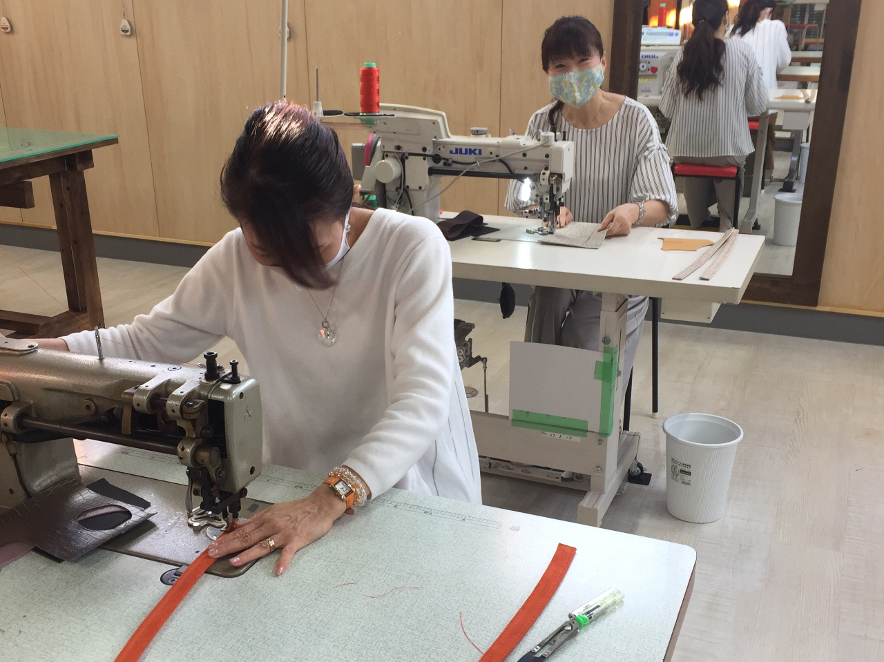 久々のミシンに緊張(≧∀≦) 男性は小学生以来が多いですよ♪