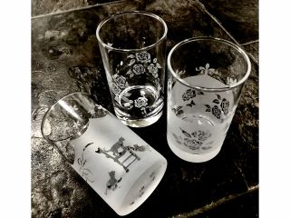 透明なガラス素材へ模様を彫るだけで、ただのグラスも素敵に生まれ変わります!ほかにもお皿や小物入れ、ワイングラスなど、お好きな素材を生まれ変わらせて下さい♪