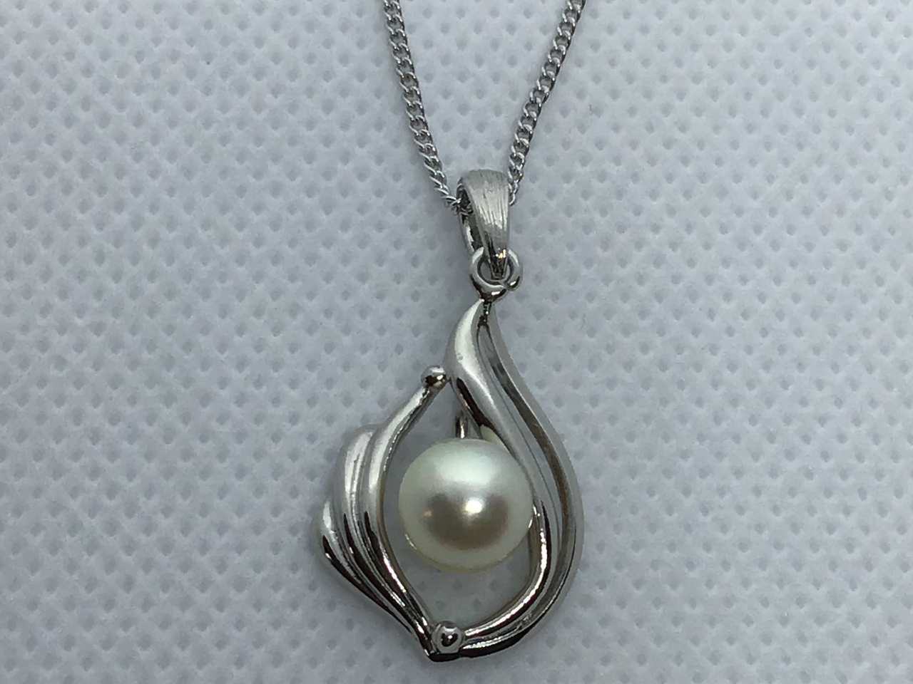 3300円のプランは2200円(税込)の金具の中から選んでいただきます。デザイン多数ありその場でお好きな金具お選びください。