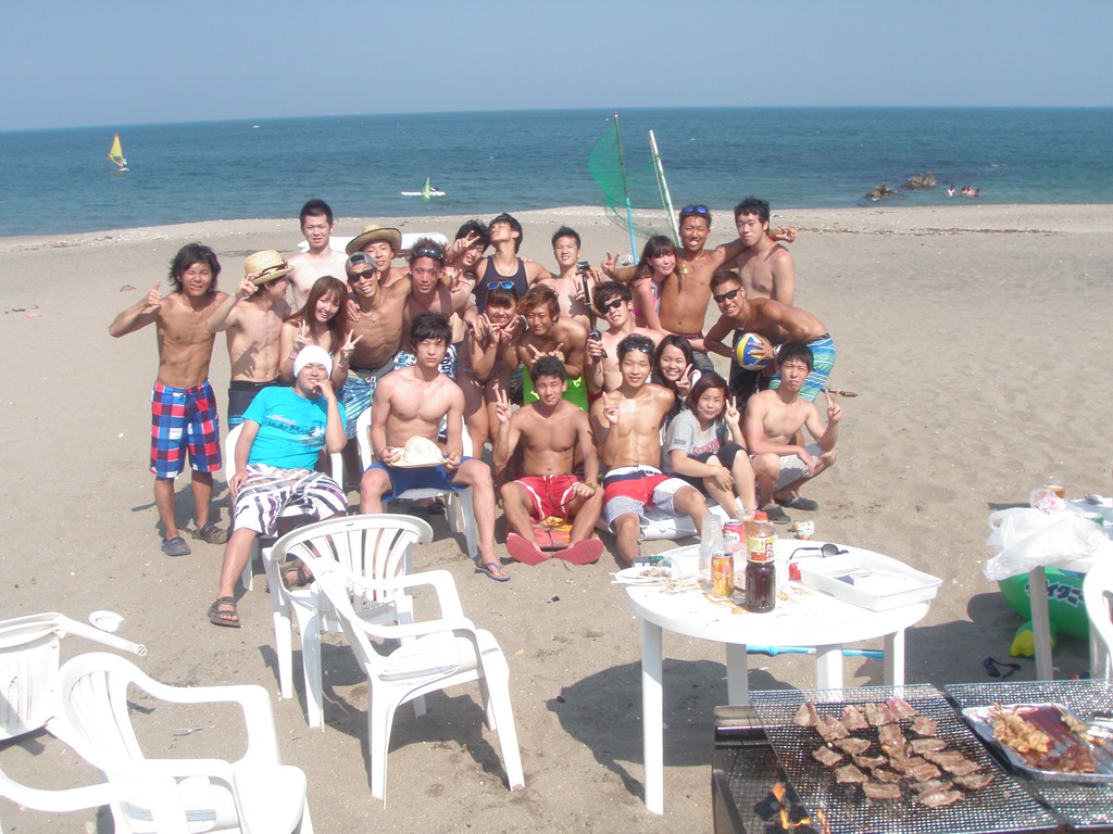 yCNBBQ ԂŏW܂Ẵr[`aap͂ƂĂył