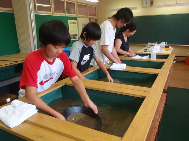 屋内なので雨天でも楽しめます。
