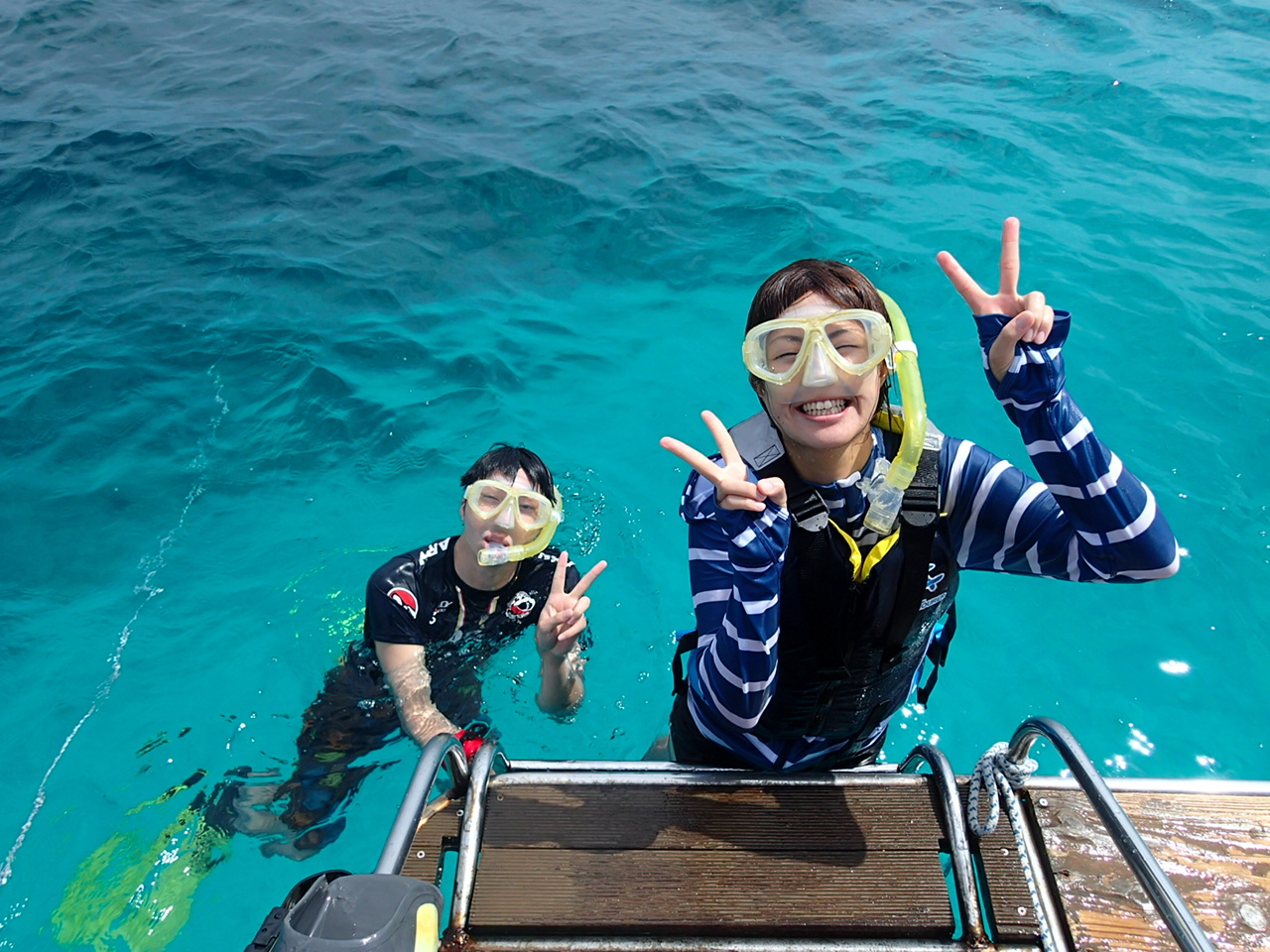 シュノーケリングポイントはカラフルなサンゴ畑