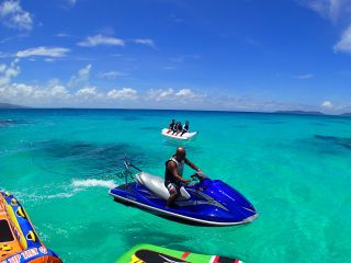 エメラルドグリーンの海で遊び放題!