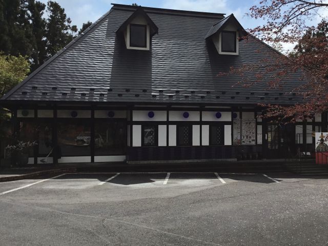 こちらの建物の中に体験工房がございます。