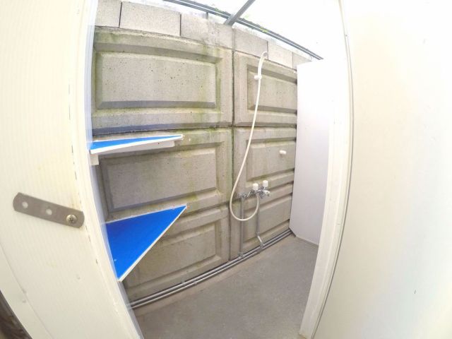 男女別シャワールーム、トイレを完備しています!