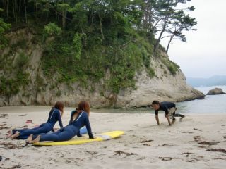 女性でも気軽にサーフィンを楽しめます♪