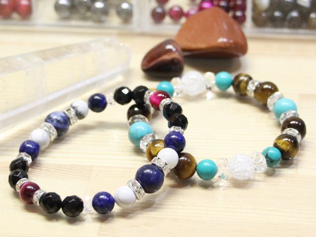 男性の方でもカッコいいブレスレットが作れます♪