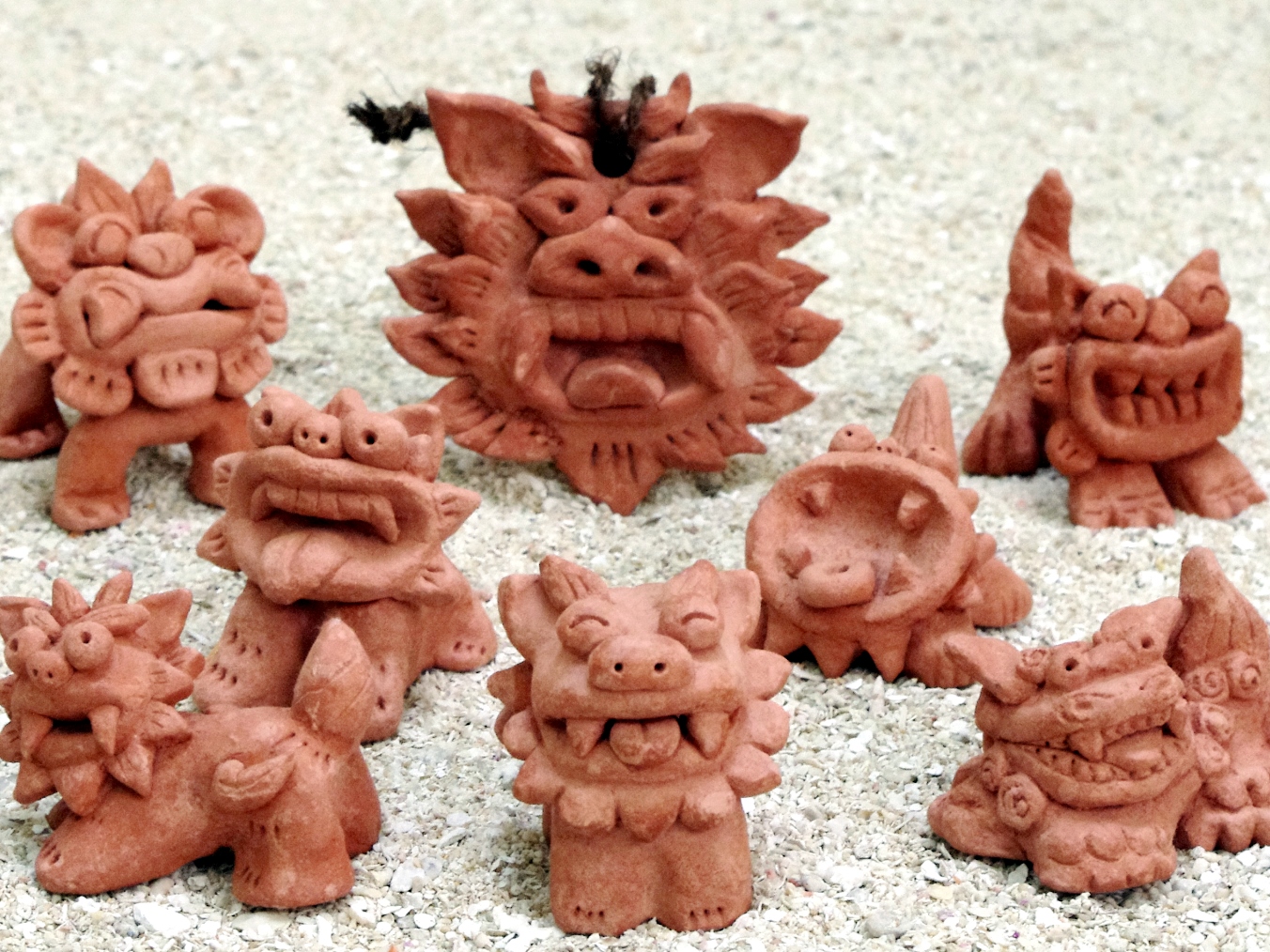 自由にシーサーの形を作れます!