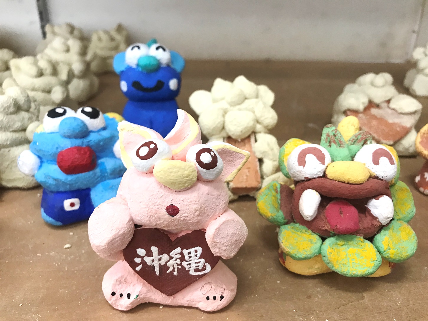 お好きな形を選んで、お好きな色と表情で、あなただけのOnly Oneシーサーの出来上がり!!