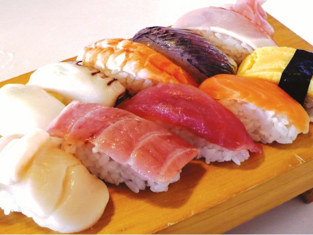伊豆の近海で穫れた新鮮なネタを使います。絶品です!