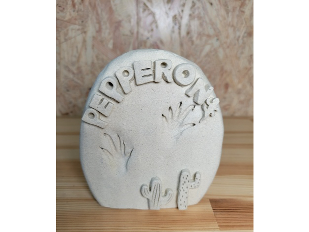 トカゲちゃんの足跡スタンド  うろこ模様もハッキリ残ります。