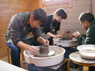 電動ろくろ体験風景♪完全貸切だから安心◎(初めての方でも体験できます!!!)