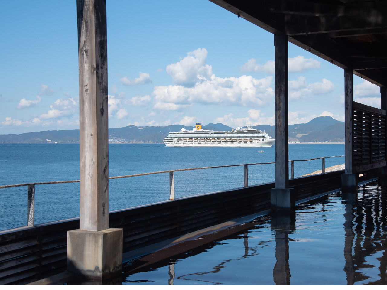 �uArk Land Spa�v�̂ق��A�uYUYU SPA�v�uMINATO SPA ���TERACE�v��3�����̉����{�݂𓒂߂���I