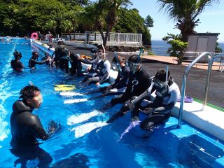 プールでしっかり基礎トレーニング!!