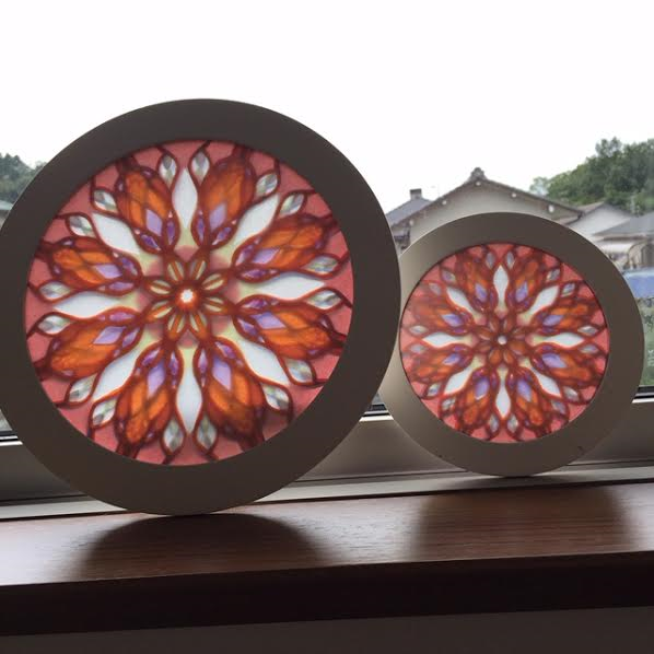 紙と光のアート 女性限定 ローズウインドウ体験レッスンステンドグラスのような美しい輝きを楽しもう グラスアート教室 Dream じゃらん遊び体験