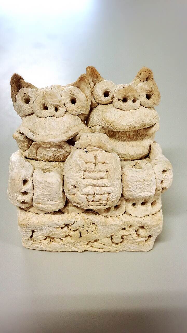 漆喰シーサー大:色差し前の見本です。