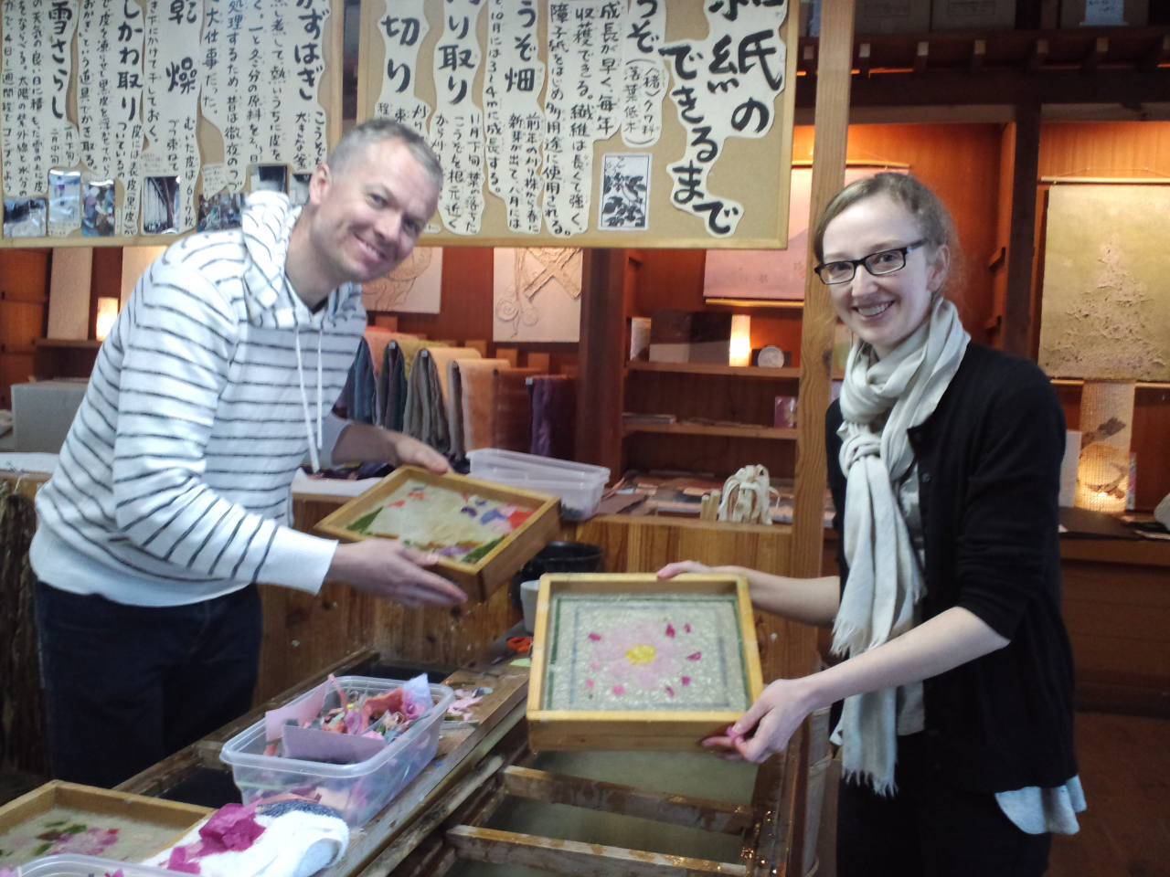 海外からのお客様には英語でご説明いたします。