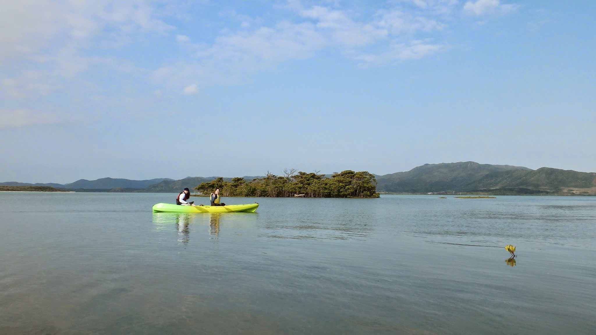 あそこの島まで頑張れ!がんばれ〜