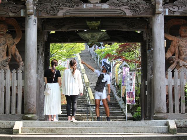 大聖院は俥夫のスペシャルガイド付きで拝観していただけます。