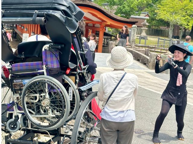 車いすやベビーカー等も搭載可能です。