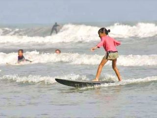 どなたでもお気軽にサーフィンの楽しさを体験できます