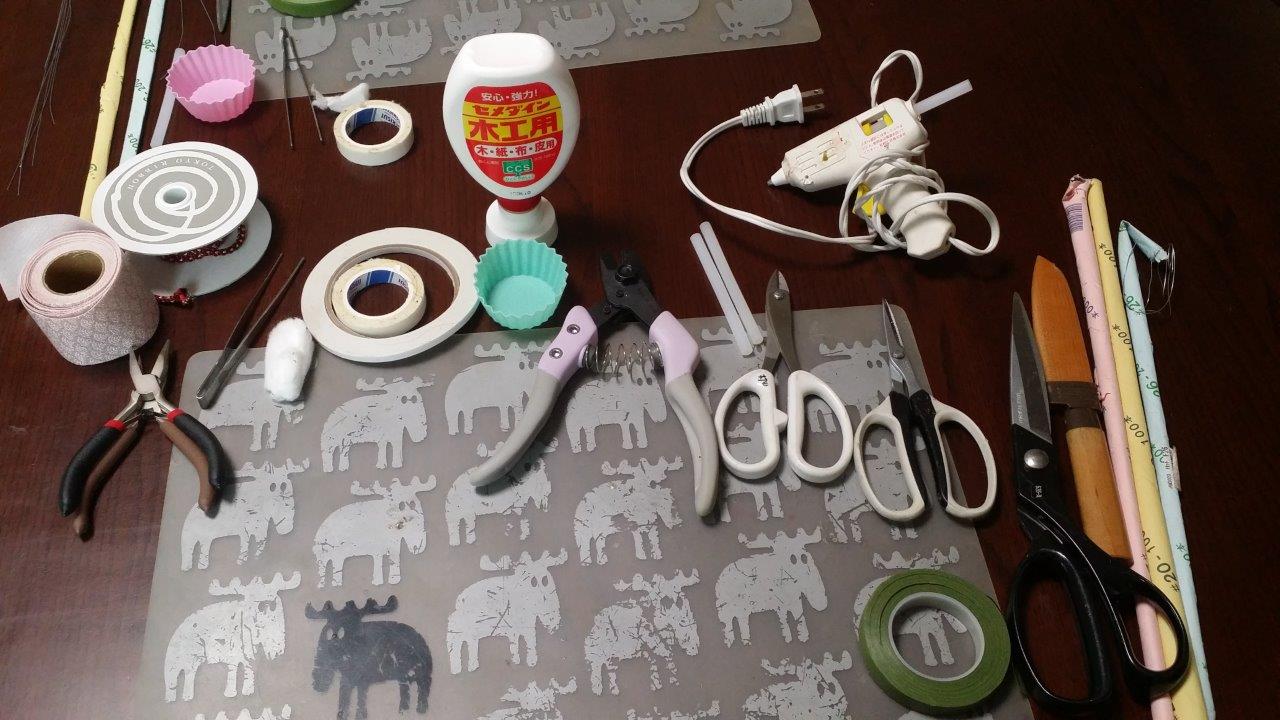 必要な道具はすべて貸し出します。これをもっていらしたら、相当重いです。